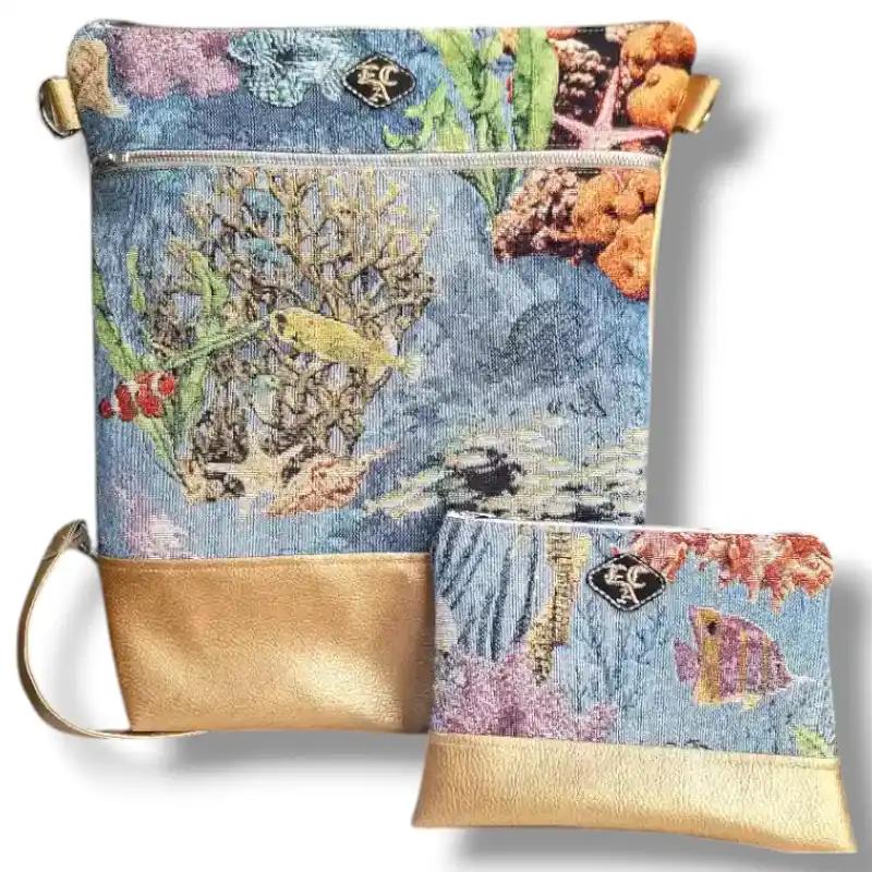 zaino convertibile in borsa in tessuto fantasia marina con pochette abbinata
