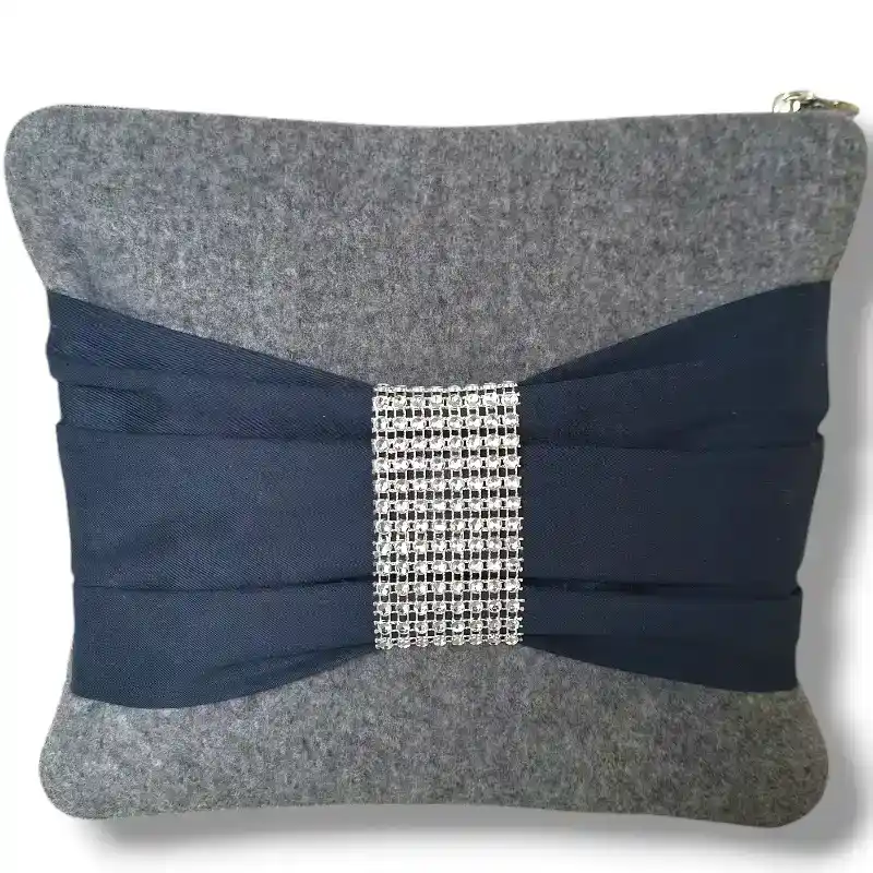 Pochette elegante in pura lana con impugnatura a fiocco decorata